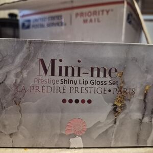 Mini-me Prestige Shiny Lip Gloss Set